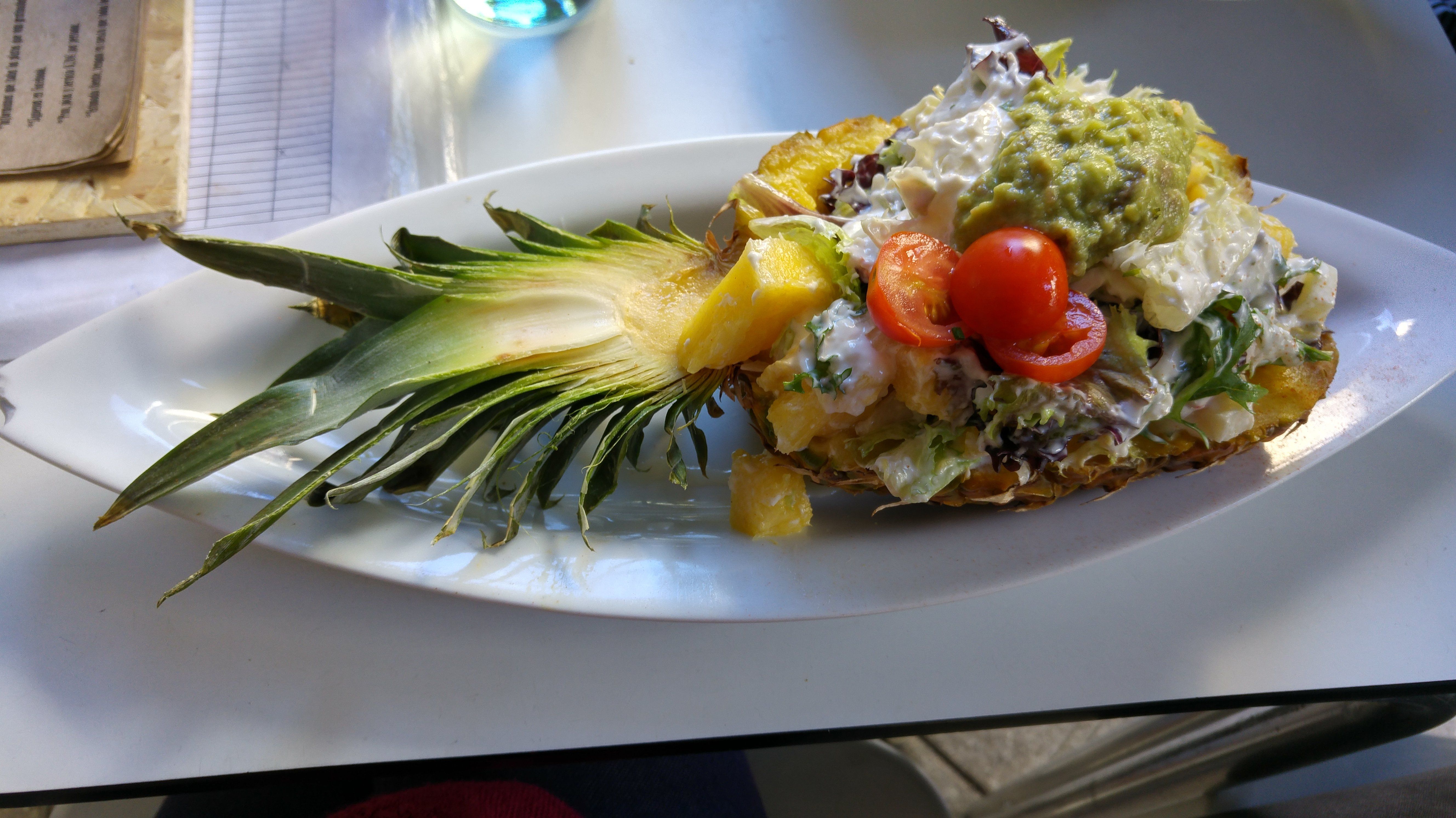 tapas en cadiz, piña rellena tapas en cadiz, piña rellena