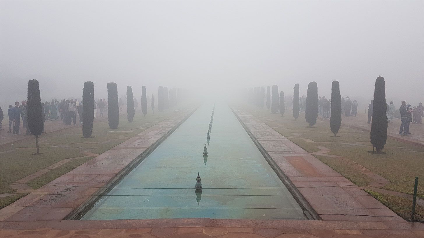 Taj Mahal con niebla Taj Mahal con niebla