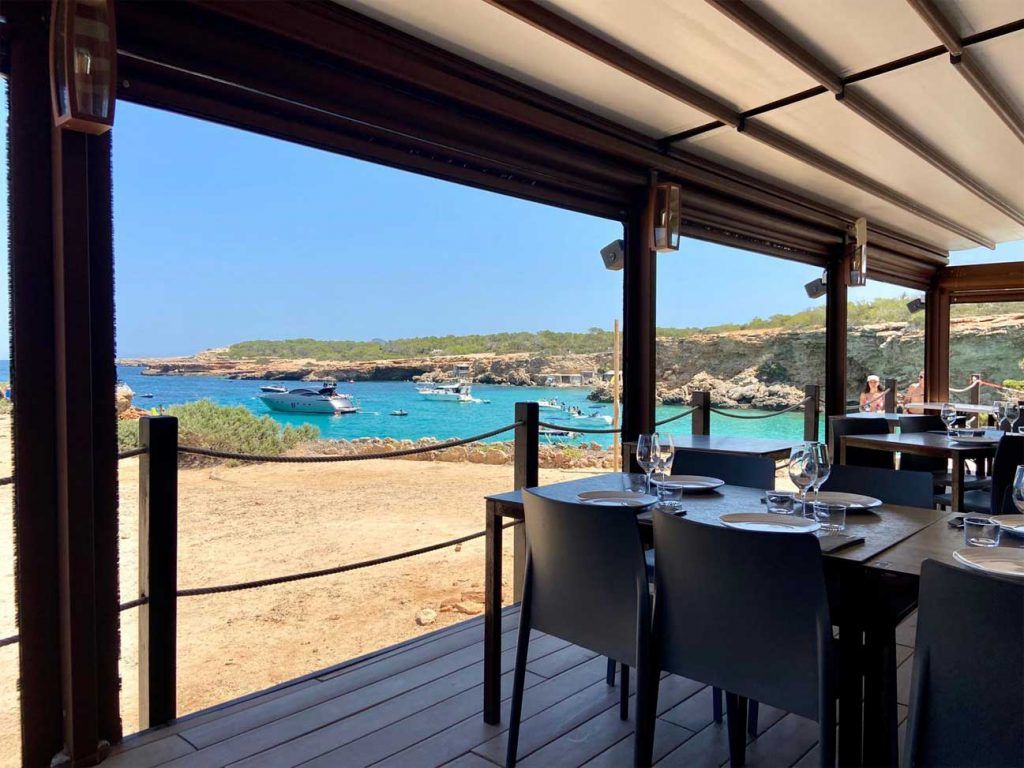 Comer en Ses Roques (Cala Comte)
