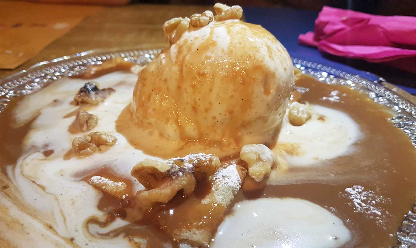 postre de helado en Taquería La Lupita en Madrid