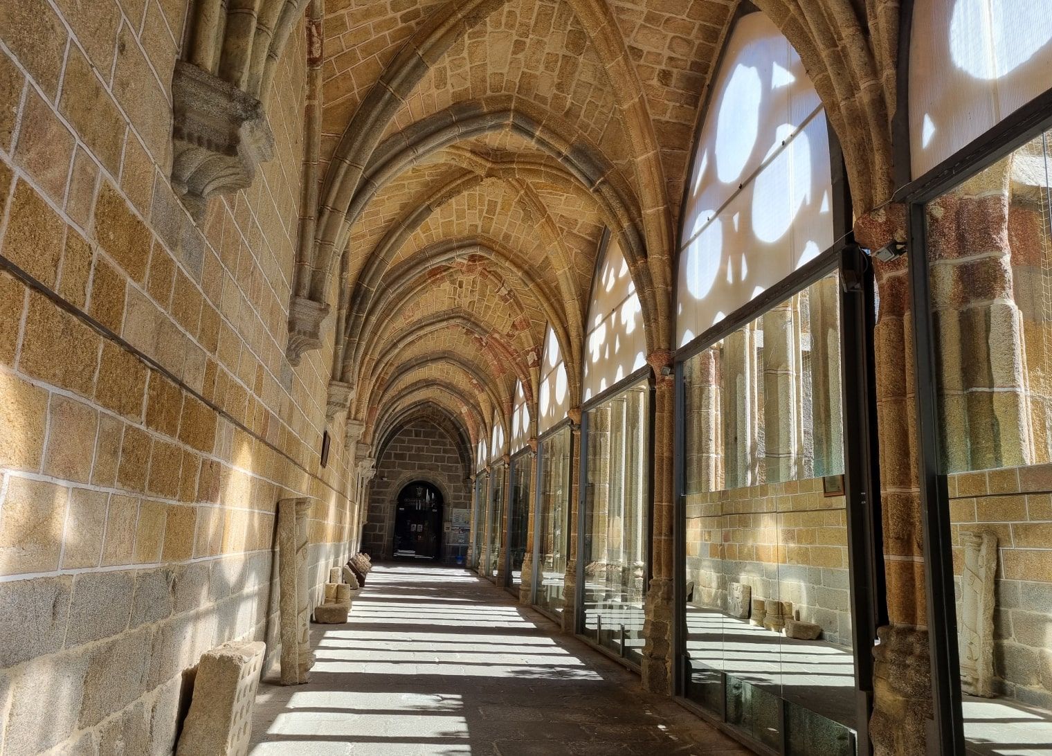 Entrar dentro de la Catedral