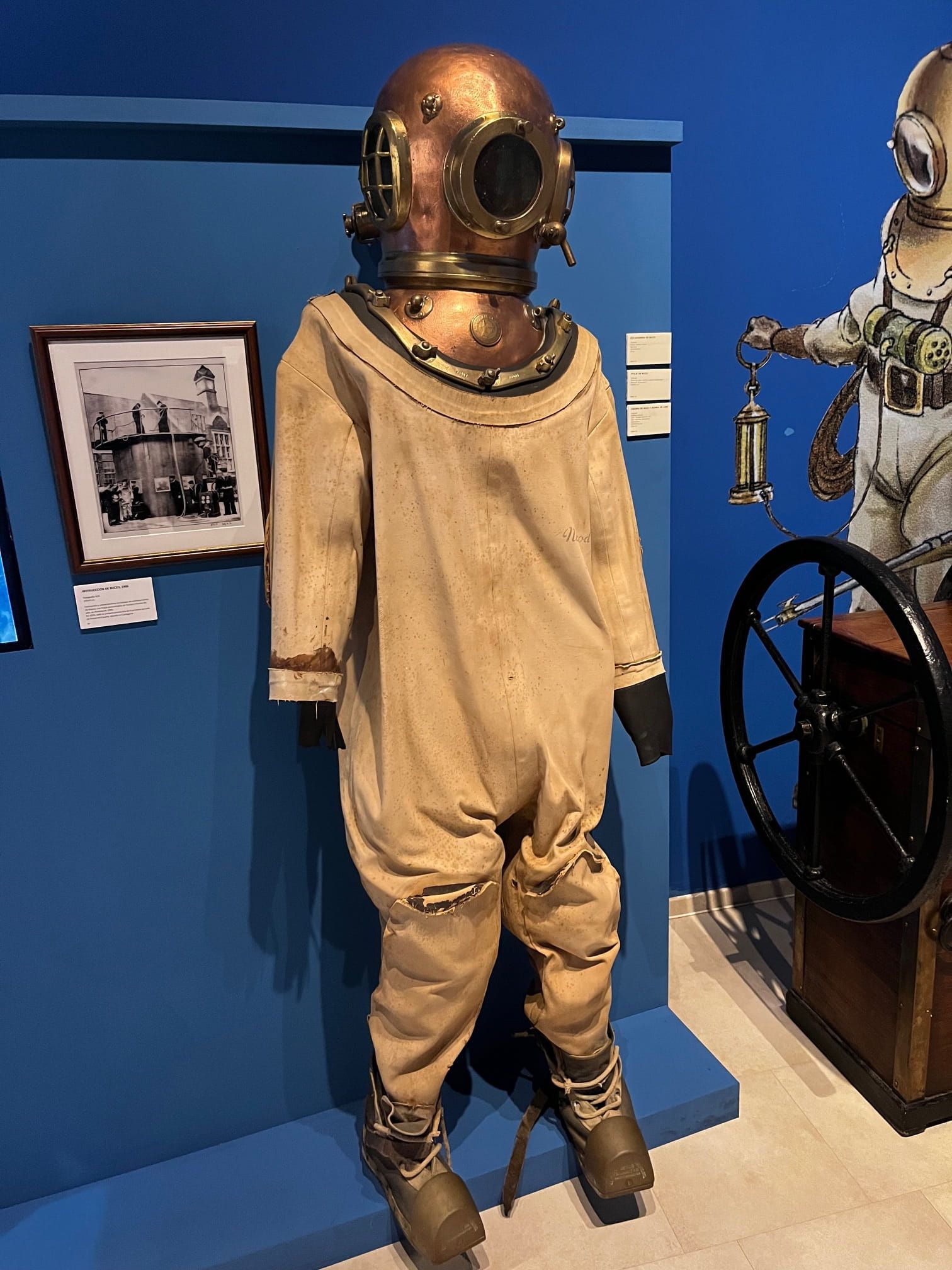 Traje de buzo español antiguo
